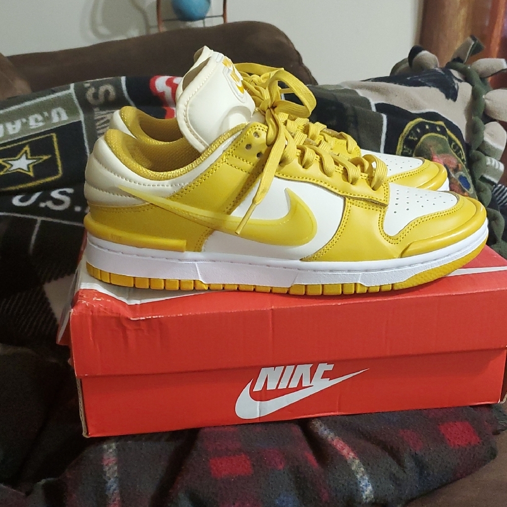 Nike Dunk Twist Low Vivid Sulfer Sneakers